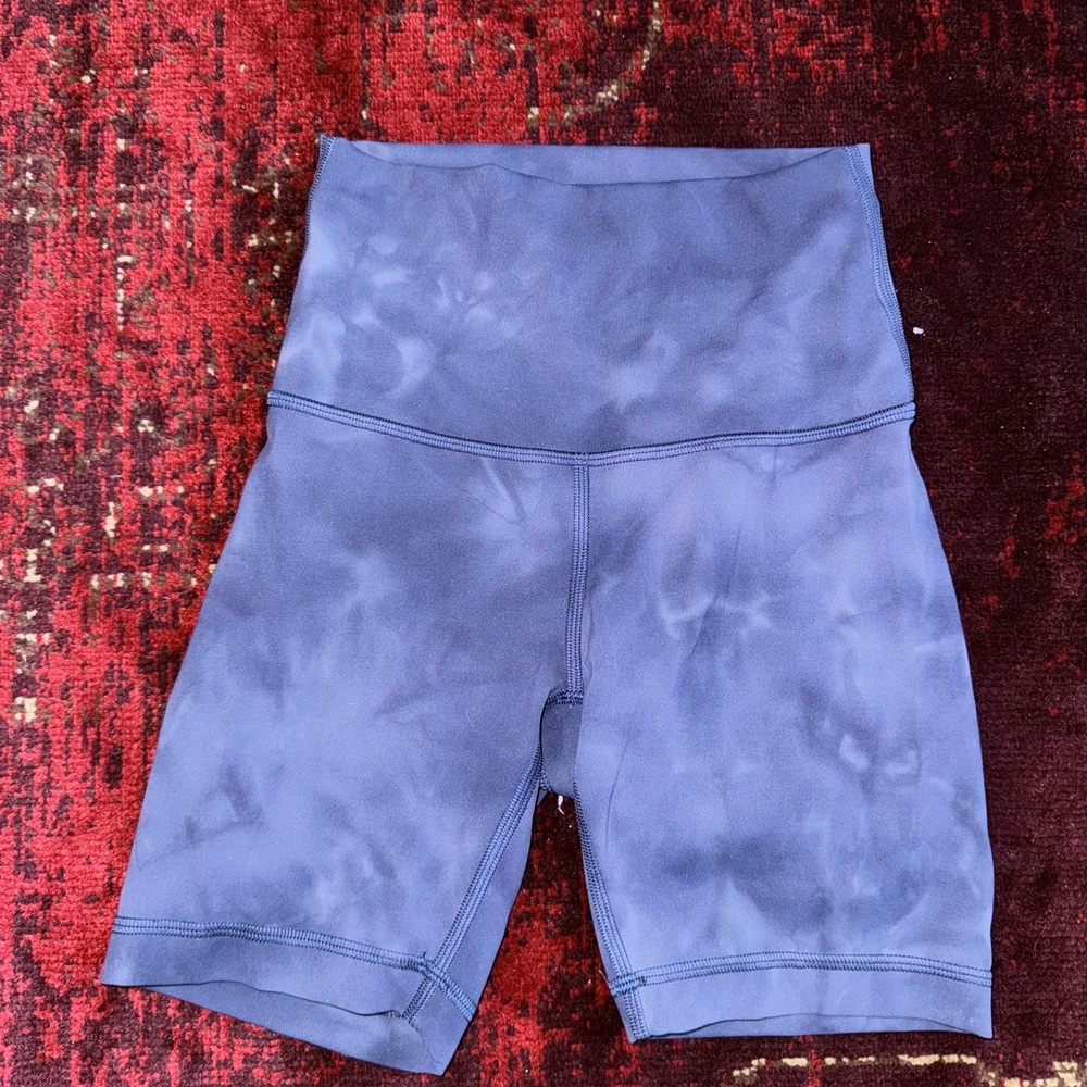 LULULEMON WUNDER TRAIN SHORTS